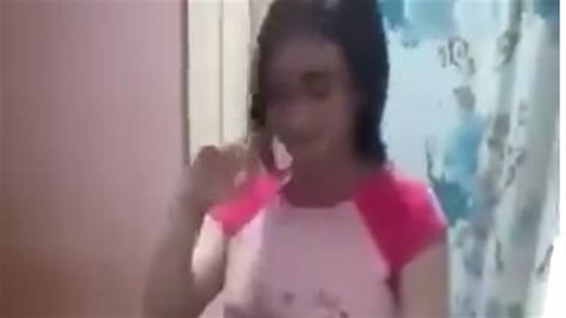 الفتاة