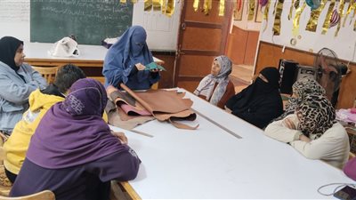 ورشة لتعليم منتجات الجلد الطبيعي بثقافة السويس خلال رمضان