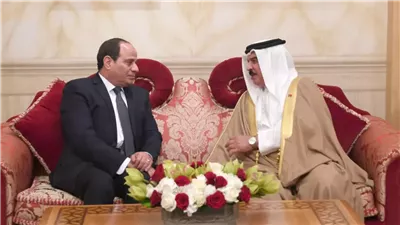 في اتصال هاتفي مع ملك البحرين. الرئيس السيسي يؤكد تضامن مصر الكامل مع المنامة 