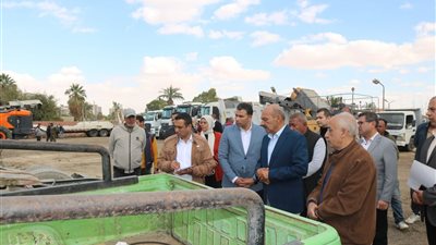 محافظ السويس يتفقد إدارة الطوارئ والتدخل السريع للوقوف على مستوى الجاهزية