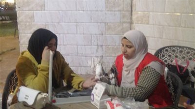 فرق المبادرات الرئاسية تواصل القوافل العلاجية وتوعية المواطنين بكورنيش السويس 