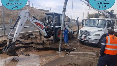 محافظ أسوان يتابع أعمال الإنتهاء من إصلاح كسر خط الطرد  بمحطة الكرور