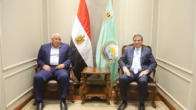 وزير الزراعة ومحافظ مطروح يبحثان تعزيز التنمية الزراعية والإنتاج الحيواني
