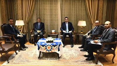 وزير الشباب والرياضة يستقبل رئيس الاتحاد المصري للملاكمة
