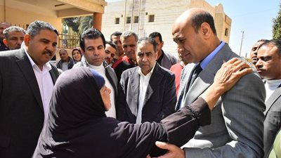 محافظ أسيوط يتفقد مستشفى حميات الشامية ويستمع إلى المواطنين للاطمئنان  