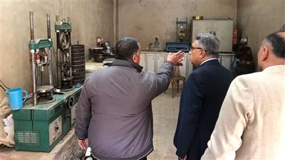 محافظ الدقهلية يتفقد مشروعات الرصف ويشدد على الالتزام بمعايير الجودة