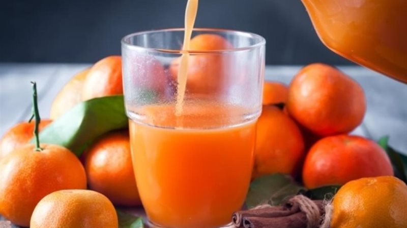 عصير اليوسفي المنعش