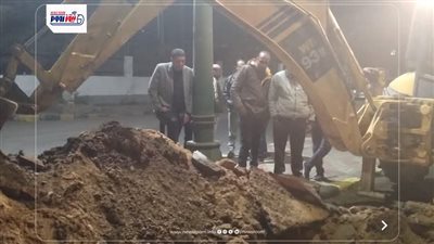 ليلاً لضمان عدم انقطاع المياه|رئيس مدينة المنيا يقود أعمال إصلاح بكورنيش النيل