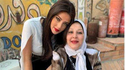 رضوى الشربيني تحيي ذكرى رحيل والدتها الخامسة: 