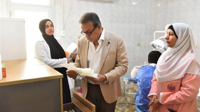 وزير الصحة يوجه بتقليل وقت انتظار المرضى في مركز طبي الحي الثالث ببدر