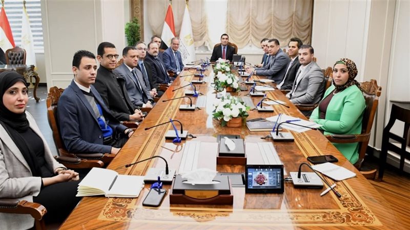 اجتماع وزير الشباب