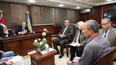 حلول سريعة وشفافة.. محافظ الغربية يتابع شكاوى المواطنين على أرض الواقع