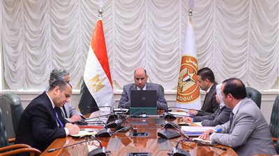 وزير العمل يتابع بيانات المناطق الصناعيةوقوة العمل واحتياجات سوق العمل الفعلية