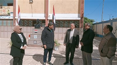 وكيل وزارة التعليم بأسيوط يتابع تجهيز صالة الألعاب الرياضية بمدرسة ناصر الثانو