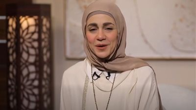 نورهان الشيخ تكشف خفايا فتنة الخوارج وأحداث تاريخية حرجة في عهد عثمان بن عفان