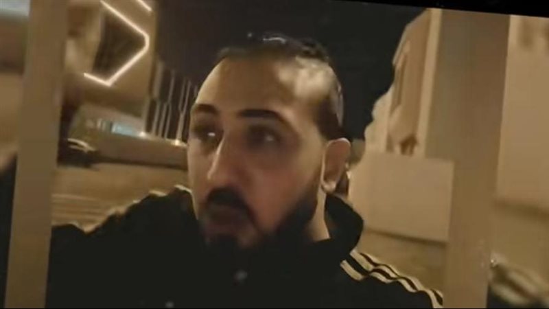 الشاب 