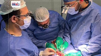 فريق جراحات التجميل بمستشفى الفيوم العام .ينجح فى إنقاذ شاب من بتر زراعة 