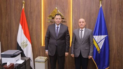 محافظ دمياط يستقبل رئيس مجلس إدارة شركة مدينة دمياط للأثاث