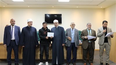 جامعة الأزهر تكرم حفظة القرآن الكريم من المصريين والوافدين