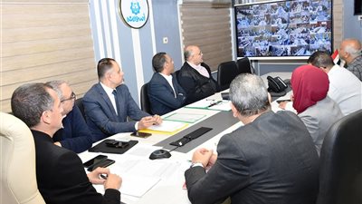  بالفيديو كونفرانس محافظ أسوان يشارك فى اجتماع موسع حول تقنين أراضي الدولة 
