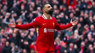 هل يفاضل محمد صلاح بين استمرار المجد الأوروبي والأمان المادي؟
