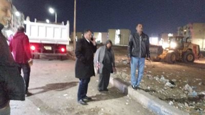 غلق محلات ومصادرة سلع غير صالحة.. حملات مكثفة بعتاقة بالسويس  لرفع الاشغالات