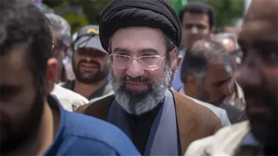 رويترز: نجاة مجتبى خامنئي نجل المرشد الإيراني من محاولة اغتيال