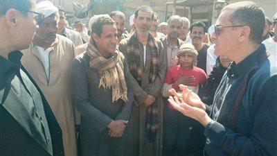 محافظ أسوان في زيارة مفاجئة لكوم أمبو لمتابعة الأسواق والمخابز وضمان الانضباط