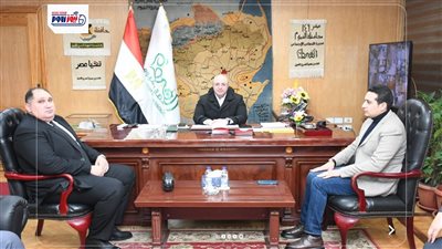 محافظ الفيوم يستقبل مجلس إدارة نادي قضاة المحافظة لتهنئته بتجديد الثقة