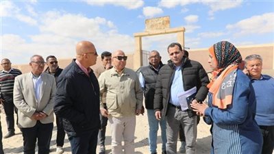 نائب وزيرة الإسكان يتفقد مشروعات مياه الشرب والصرف الصحي في المنيا