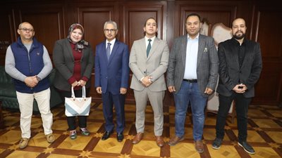 محافظ بني سويف يلتقي وفد المصري الديمقراطي ونادي مستشاري النيابة الإدارية 