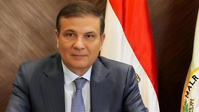 وزير الزراعة يهنئ البابا تواضروس الثاني بمناسبة عيد القيامة المجيد