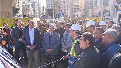 وزير النقل والمحافظ يجرون جولة تفقدية لمشروع المرحلة الأولى لمترو الإسكندرية