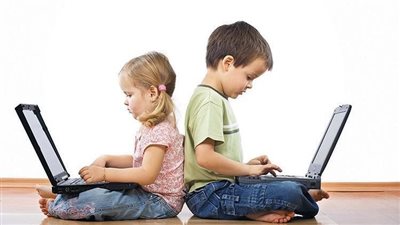 6 محاور لمواجهة مخاطر الفضاء الإلكتروني على الأطفال والشباب | تفاصيل