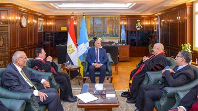 محافظ الإسكندرية يستقبل وفدًا الكنيسة الإنجيلية للتهنئة بثقة القيادة السياسية