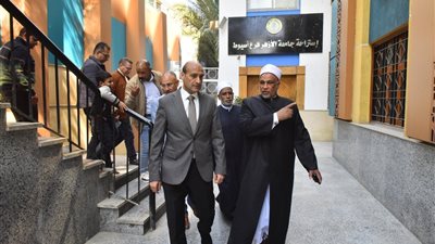 محافظ أسيوط يتفقد منطقة الوعظ ولجنة الفتوى الرئيسية ويؤكد دعم الخطاب الديني 