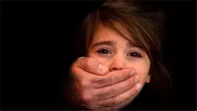 محاكمة المتهمين بخطف طفلة معاقة وطلب فدية من والدها