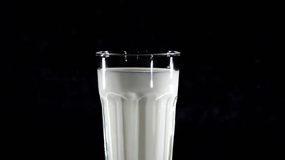 ٥ خطوات يومية ضرورية لتعزيز قوة العظام دون استخدام أي مكملات