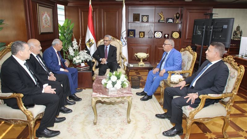 محافظ بنى سويف ووفد