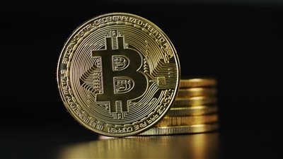 بيتكوين تقترب من 70 ألف دولار مع تدفقات مؤسسية جديدة