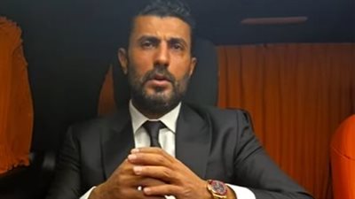 محمد سامي يهاجم فنان شهير: 
