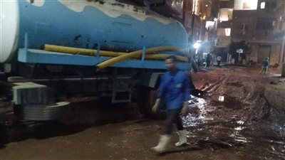 انفجار مفاجئ في خط طرد الصرف الصحي بقويسنا بالمنوفية وتدخل عاجل من المسئولين 