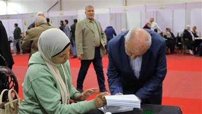 نقيب المهندسين يدلي بصوته في انتخابات النقابة.. ويدعو المهندسين للمشاركة