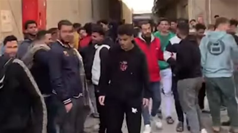إضراب عمال مصنع ملابس