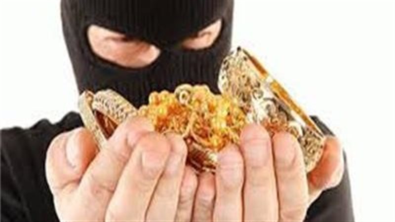 القبض عل عاطل لقيامه