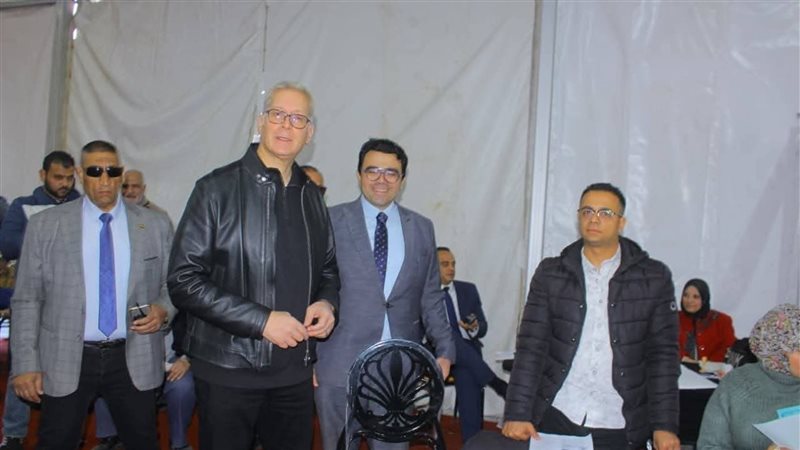 كريم بدوي وزير البترول