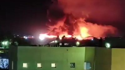 العراق.. حريق ضخم يلتهم مخازن شركة أمريكية بعد هجوم مسيرة بالبصرة| فيديو