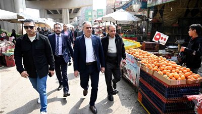 حماية المستهلك يشن حملة مفاجئة ببولاق الدكرور وناهيا لضبط الأسعار بالأسواق