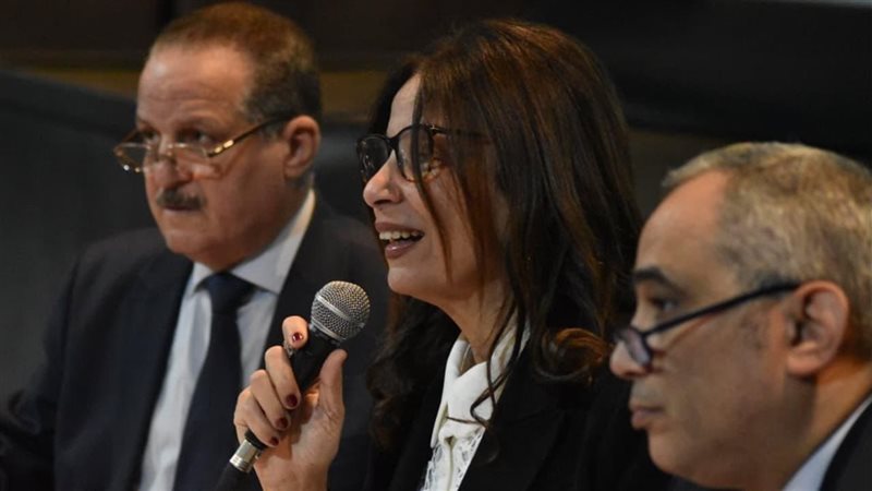 وزيرة الثقافة