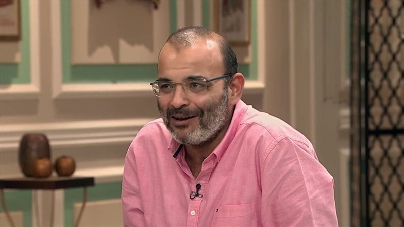 أيمن بهجت قمر 